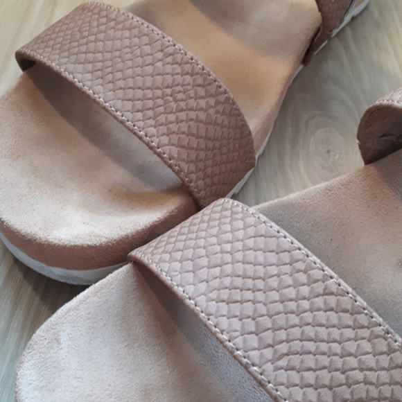 White Mountain faux suede summer slides - Picture 2 of 4